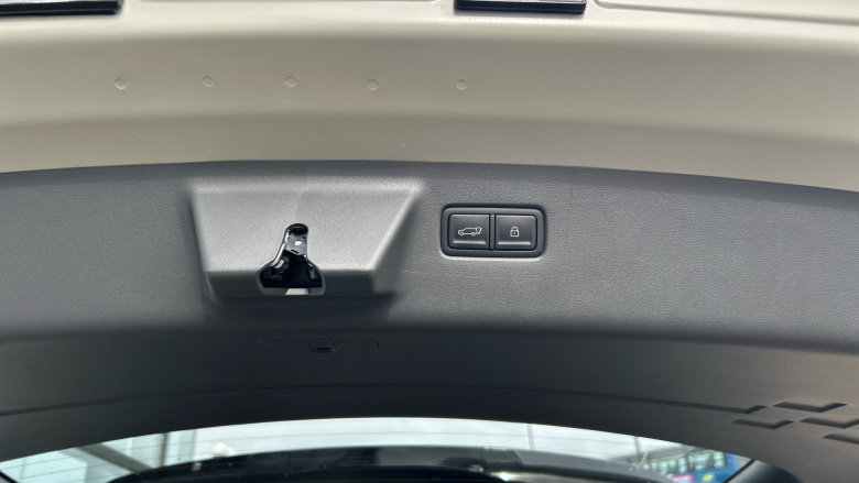 Hyundai SANTA FE 1.6 TGDi 239 Hybrid Ultimate 5dr 4WD Auto Hybrid Estate